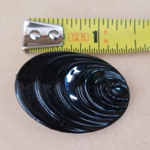 Vintage 1950s Mid Century Black Acrylic Clip Earrings - Picture 11 of 12